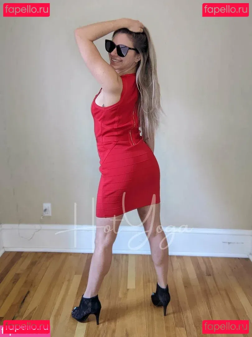 hot-yoga Onlyfans Photo Gallery 