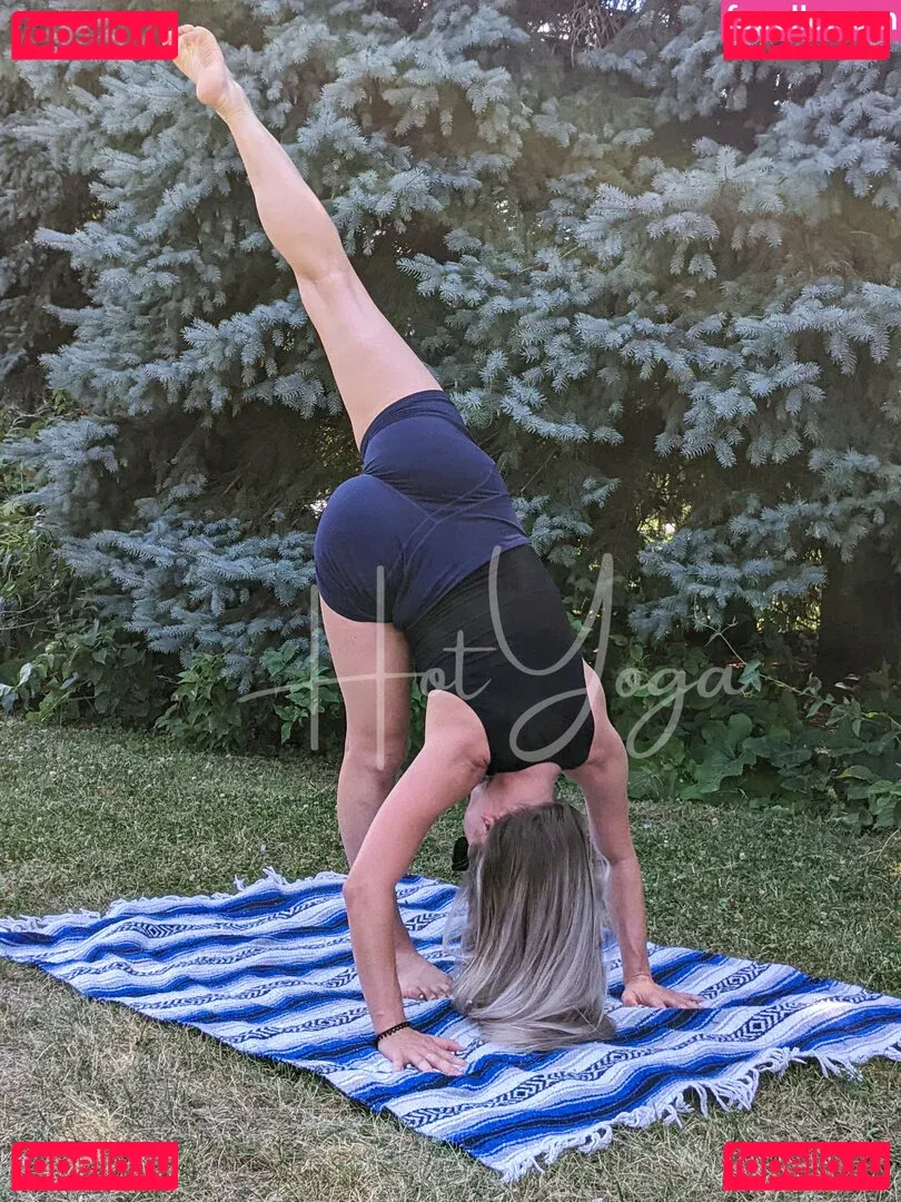 hot-yoga Onlyfans Photo Gallery 