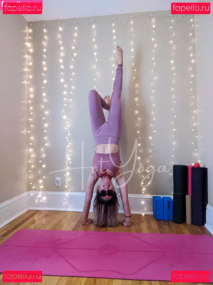 hot-yoga Onlyfans Photo Gallery 