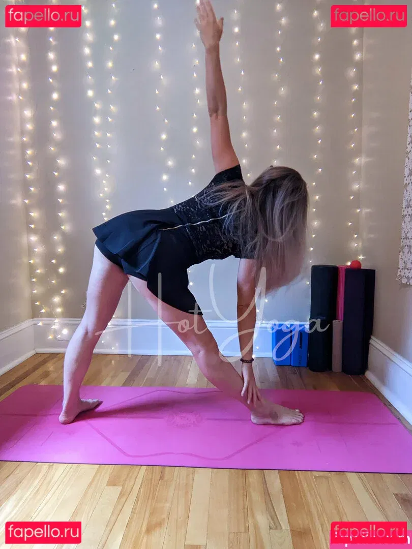 hot-yoga Onlyfans Photo Gallery 