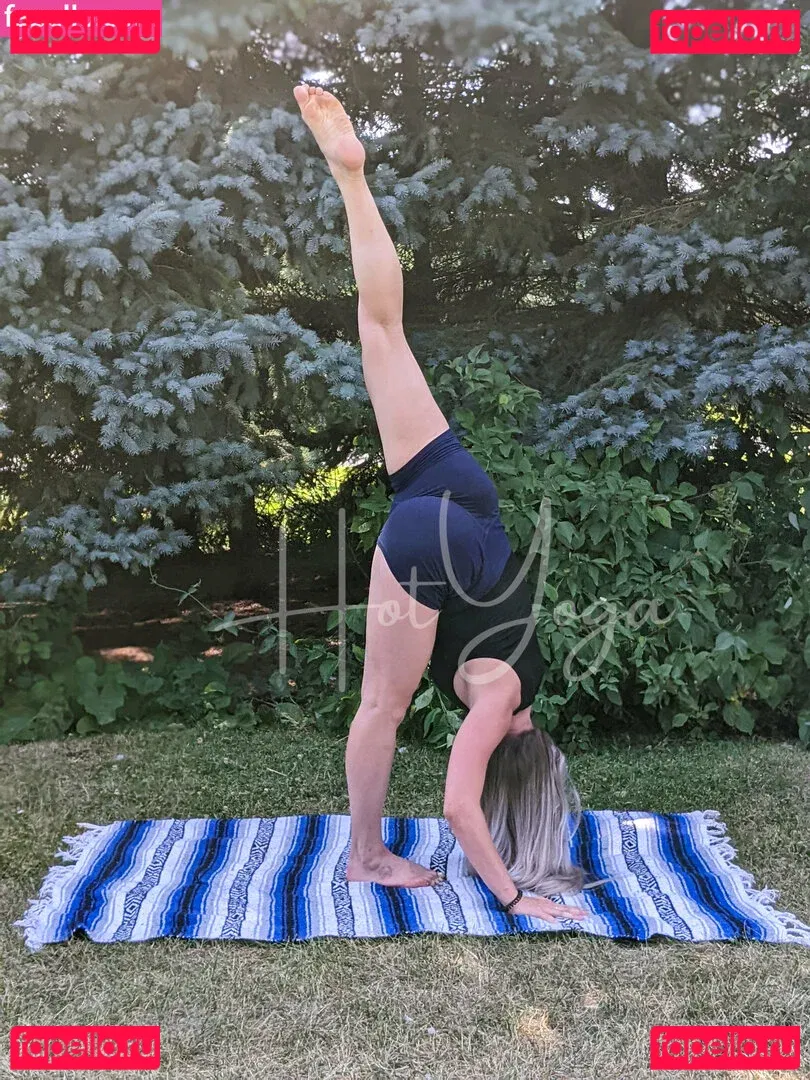 hot-yoga Onlyfans Photo Gallery 