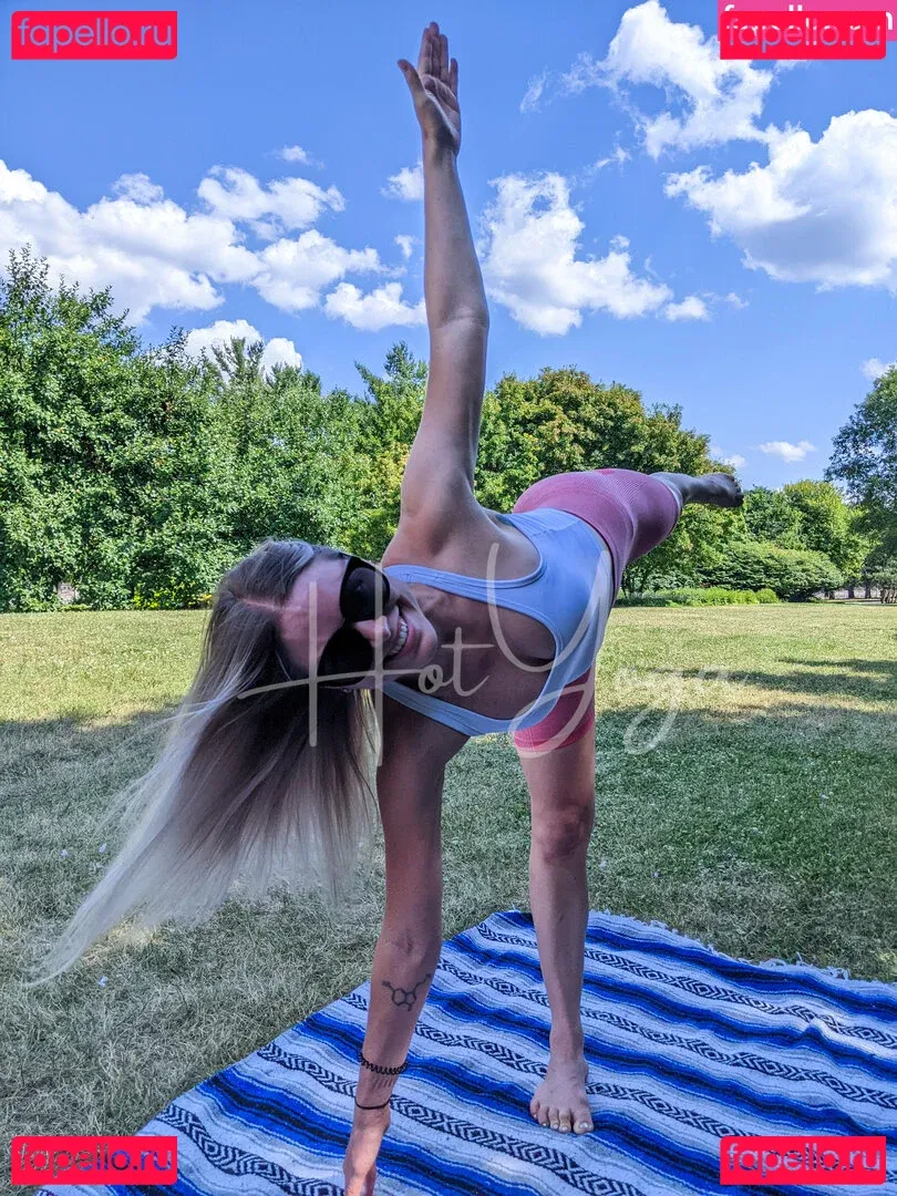 hot-yoga Onlyfans Photo Gallery 
