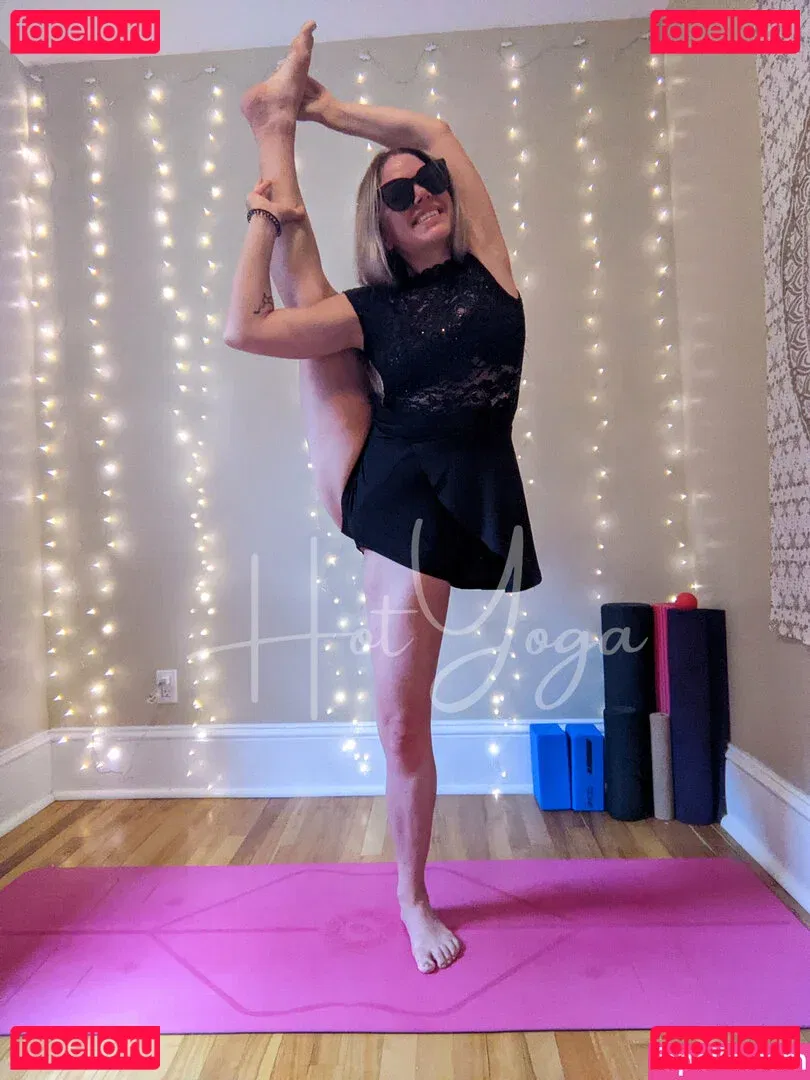 hot-yoga Onlyfans Photo Gallery 