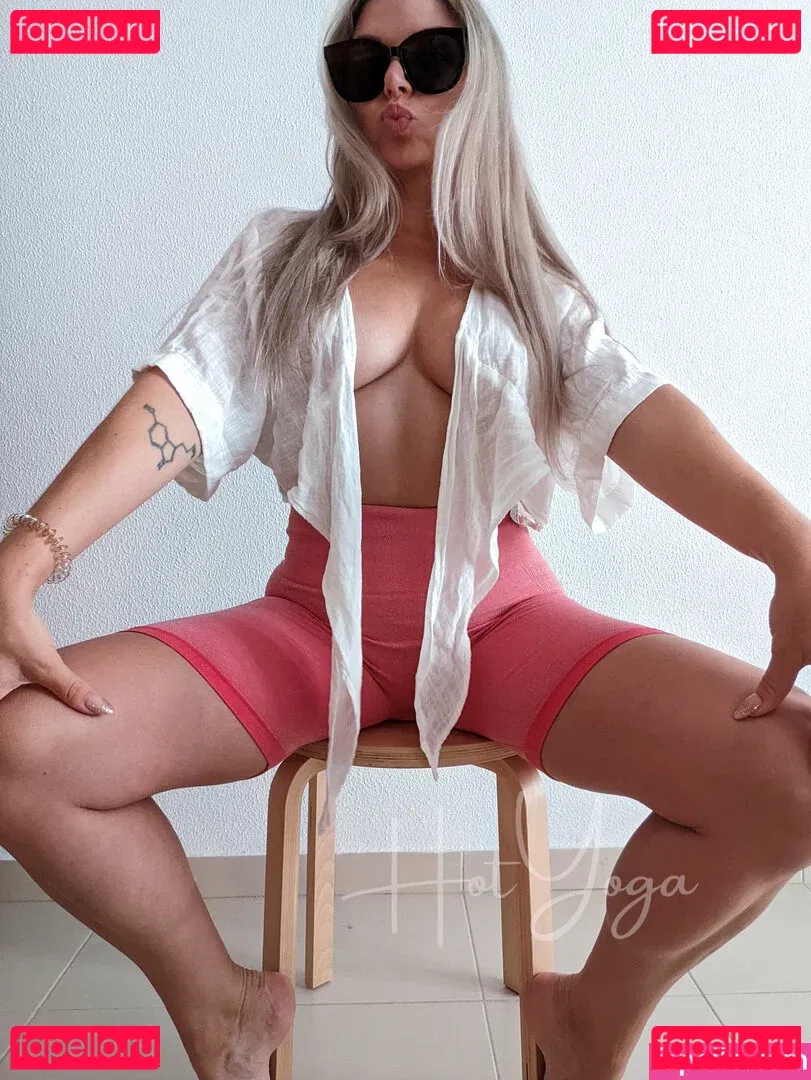 hot-yoga Onlyfans Photo Gallery 