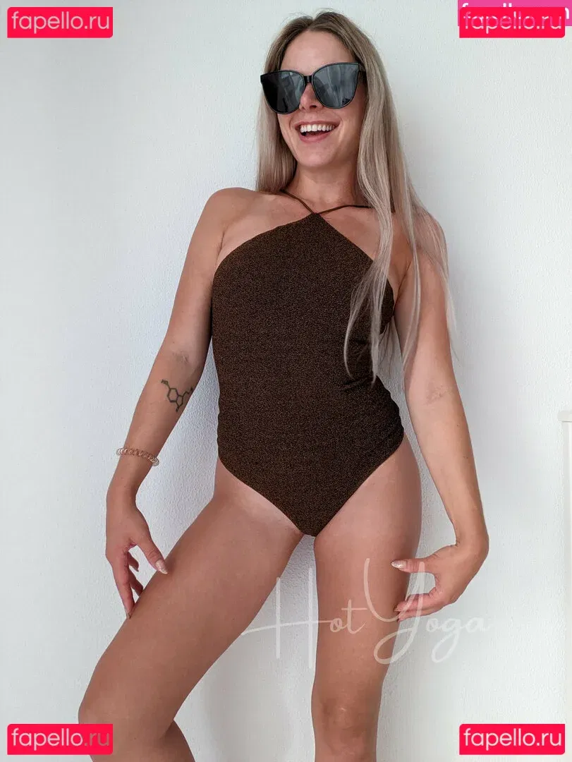 hot-yoga Onlyfans Photo Gallery 