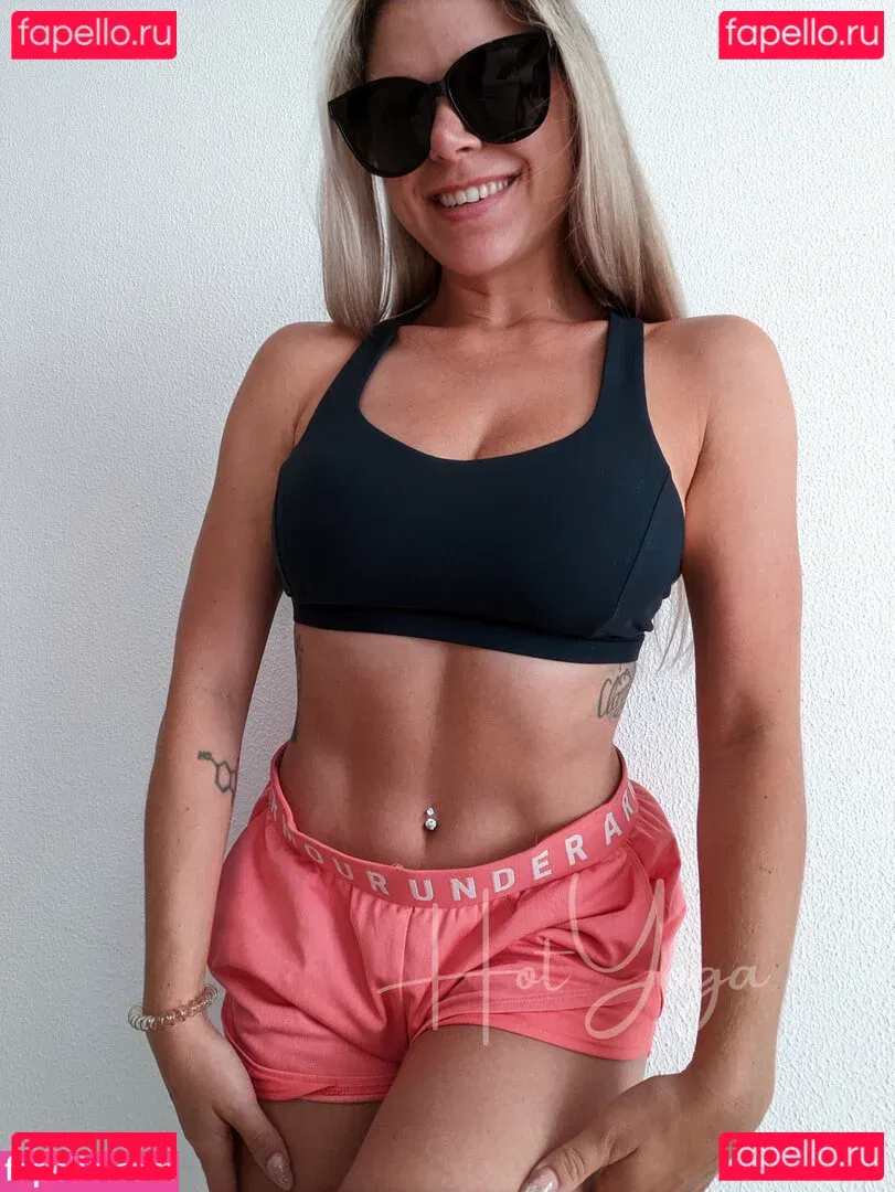 hot-yoga Onlyfans Photo Gallery 