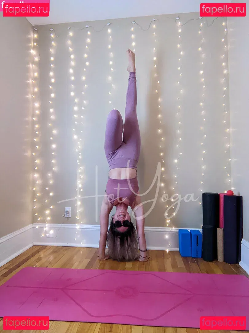 hot-yoga Onlyfans Photo Gallery 