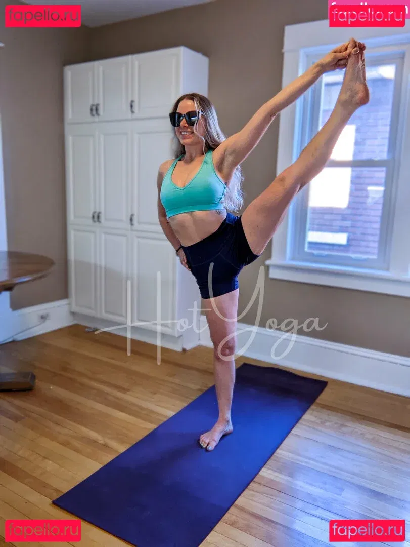 hot-yoga Onlyfans Photo Gallery 