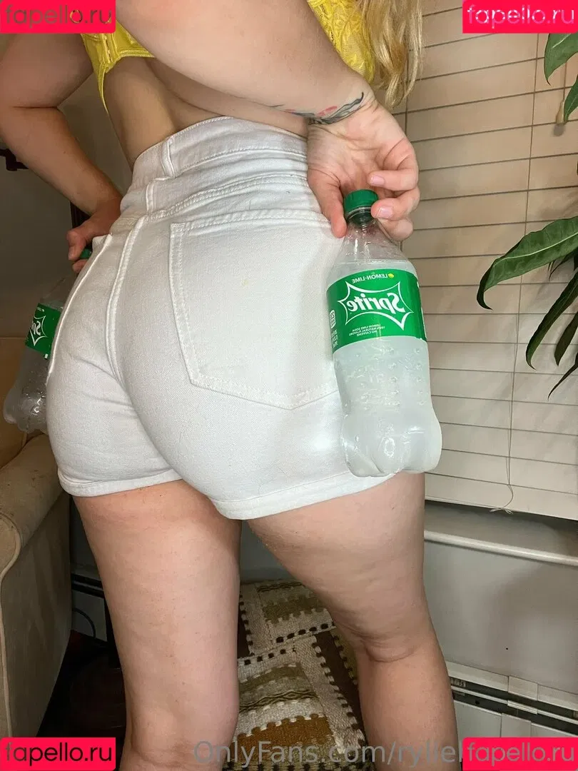 ryliehaze420 Onlyfans Photo Gallery 