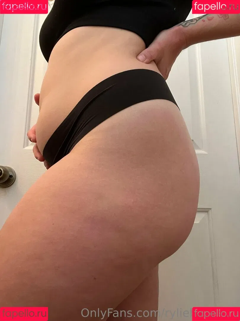 ryliehaze420 Onlyfans Photo Gallery 