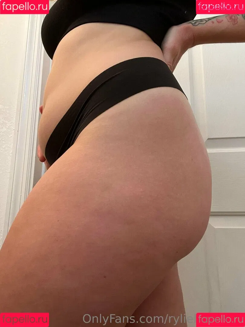 ryliehaze420 Onlyfans Photo Gallery 