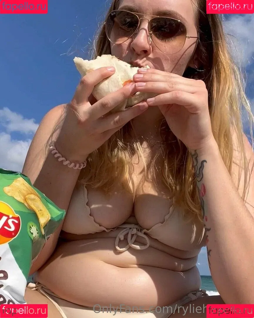 ryliehaze420 Onlyfans Photo Gallery 