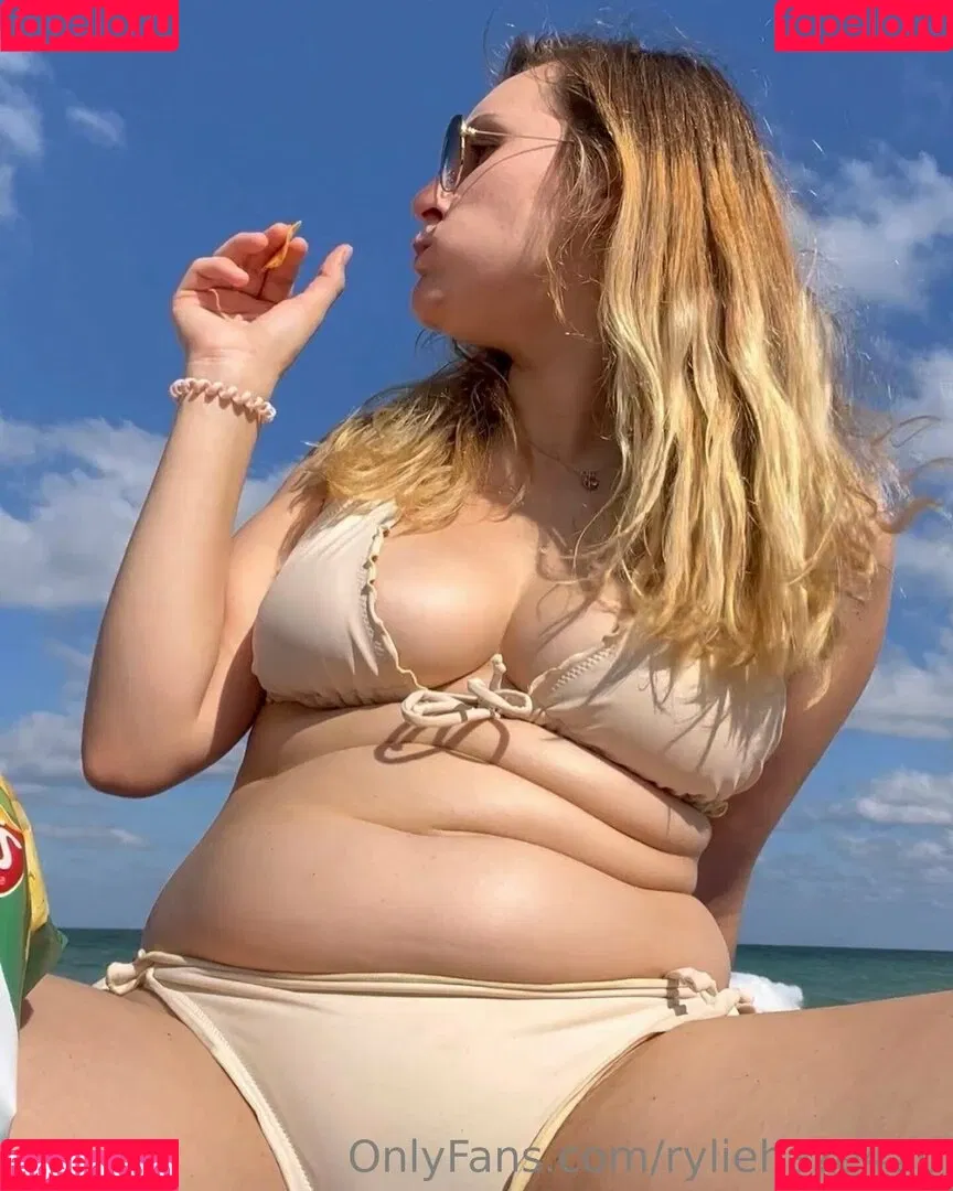 ryliehaze420 Onlyfans Photo Gallery 