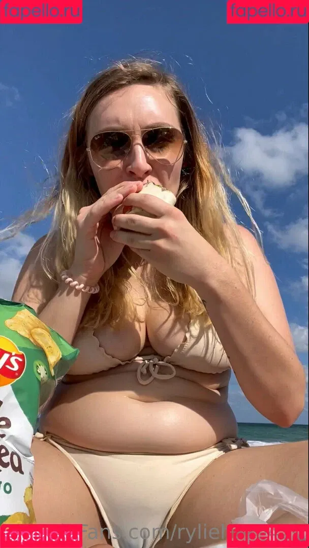 ryliehaze420 Onlyfans Photo Gallery 