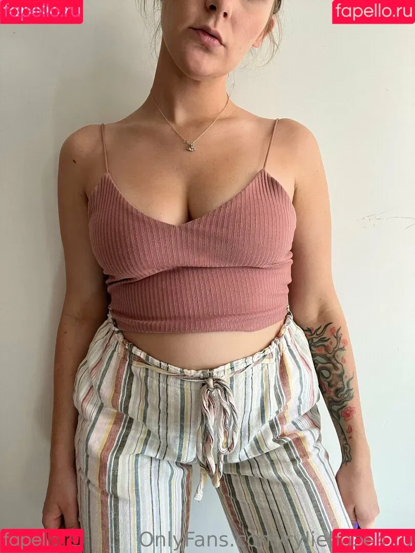 ryliehaze420 Onlyfans Photo Gallery 