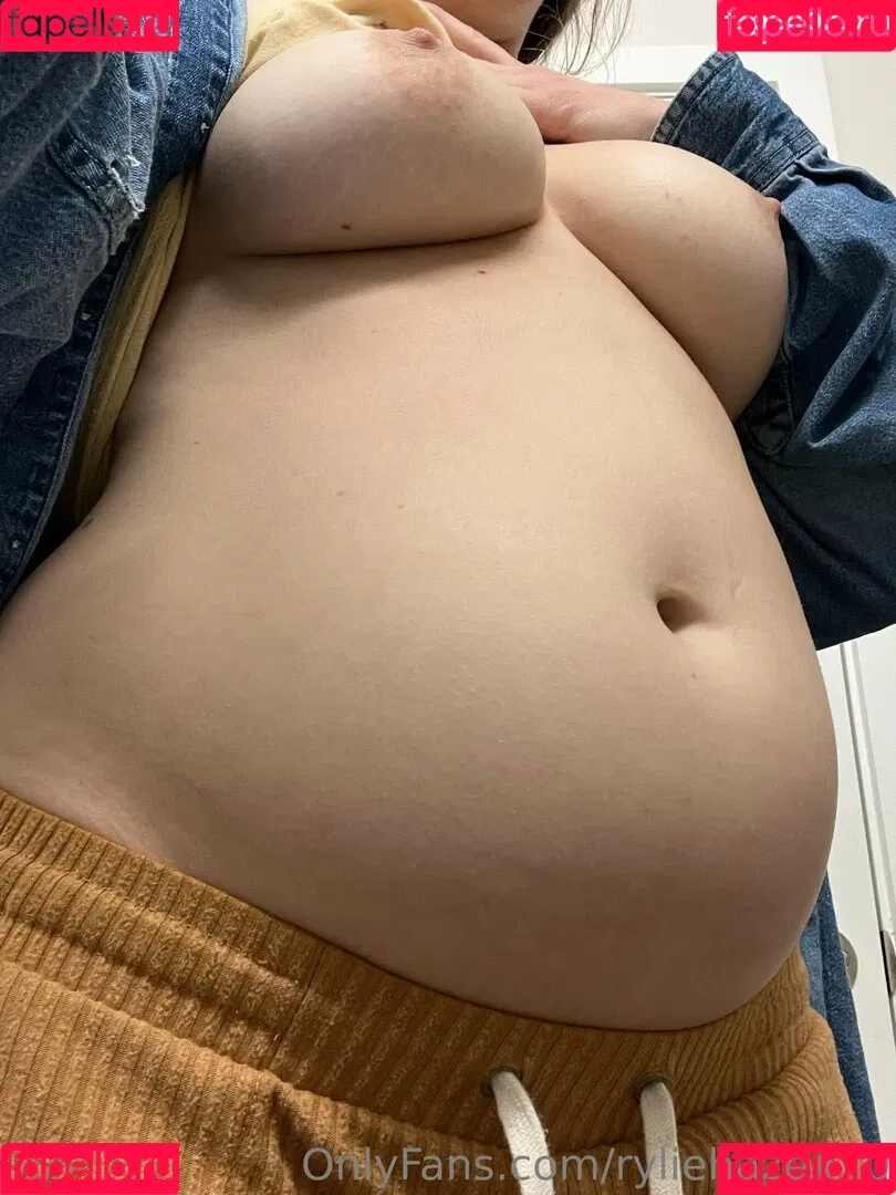 ryliehaze420 Onlyfans Photo Gallery 