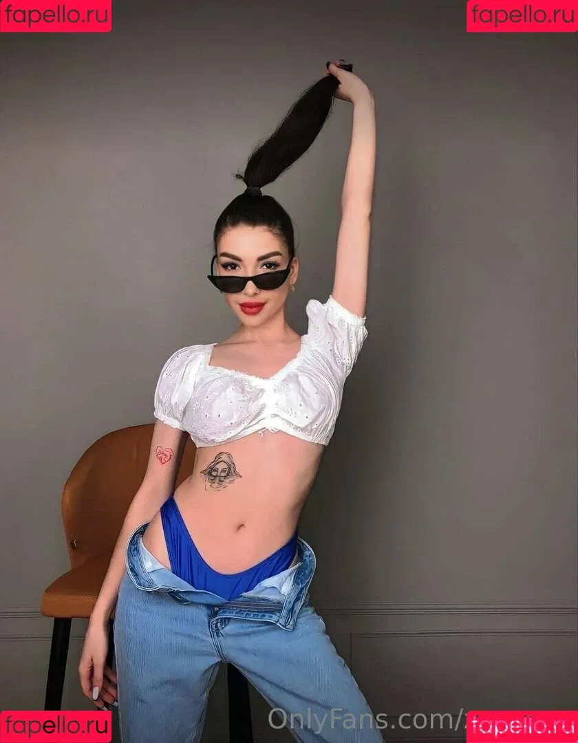 zoe_cox Onlyfans Photo Gallery 