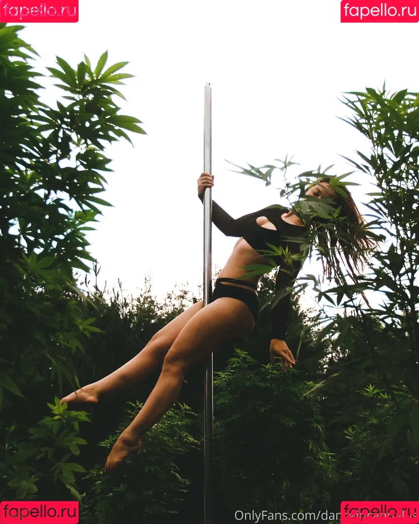 danceincannabis Onlyfans Photo Gallery 