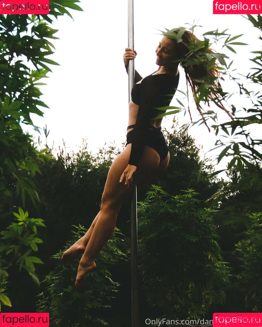 danceincannabis Onlyfans Photo Gallery 