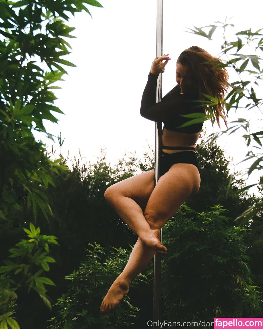 danceincannabis Onlyfans Photo Gallery 