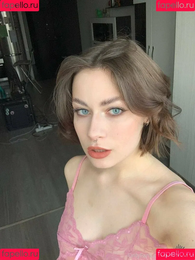 Crybaby16 Onlyfans Photo Gallery 