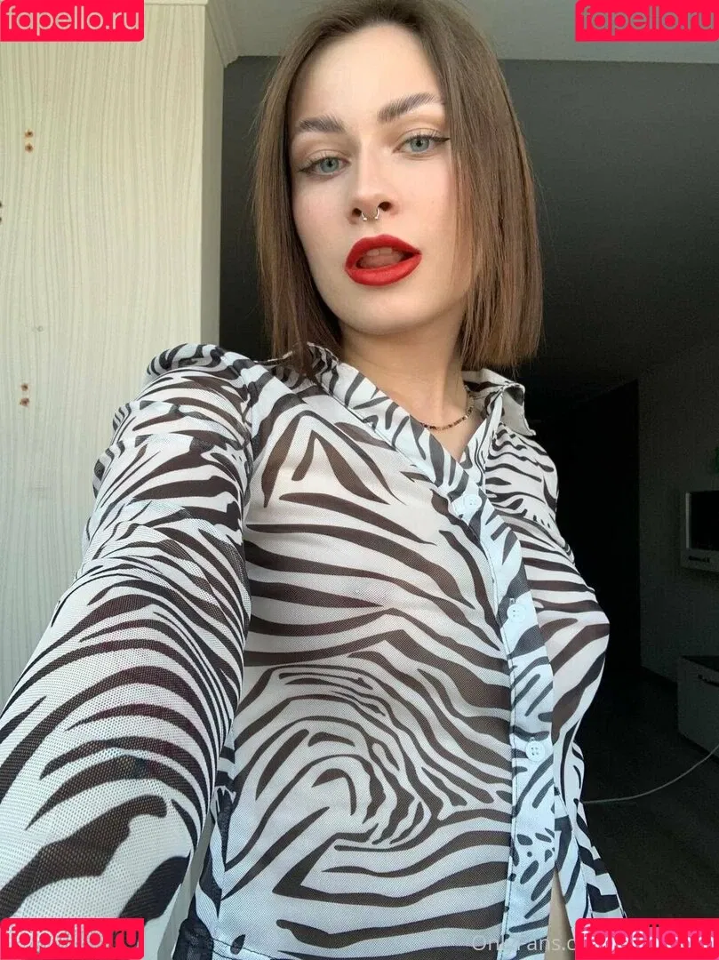 Crybaby16 Onlyfans Photo Gallery 