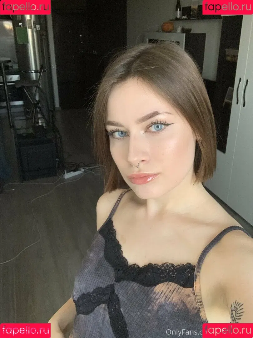 Crybaby16 Onlyfans Photo Gallery 