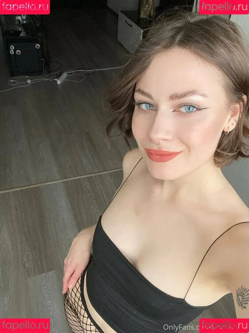 Crybaby16 Onlyfans Photo Gallery 