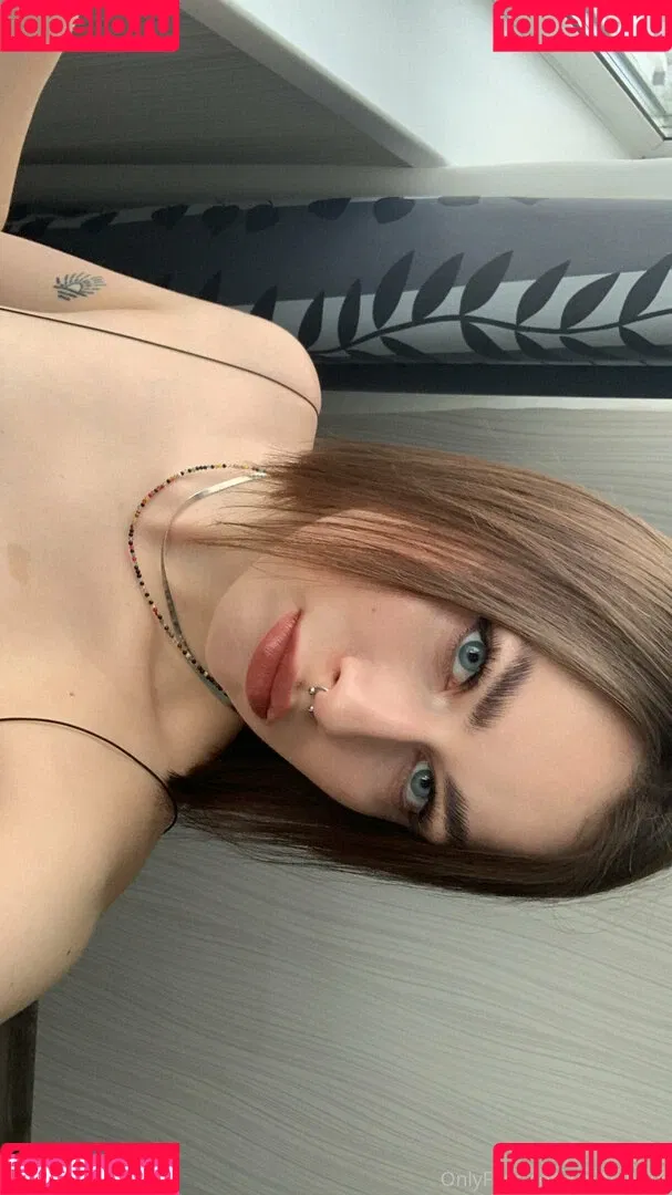 Crybaby16 Onlyfans Photo Gallery 