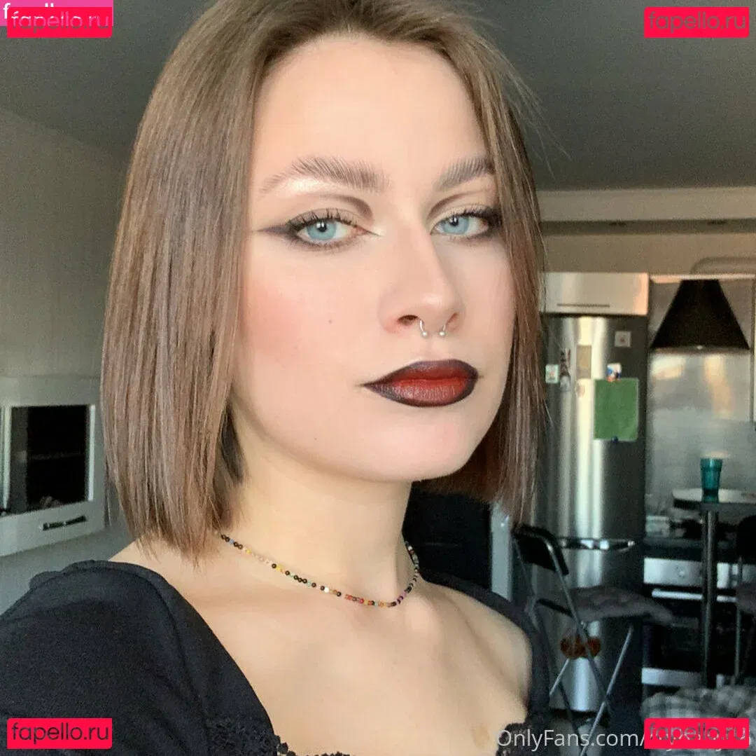 Crybaby16 Onlyfans Photo Gallery 