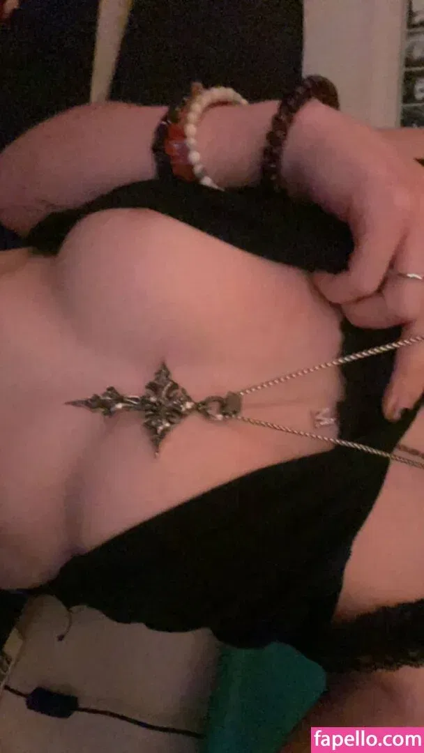 Thotlycrue Onlyfans Photo Gallery 