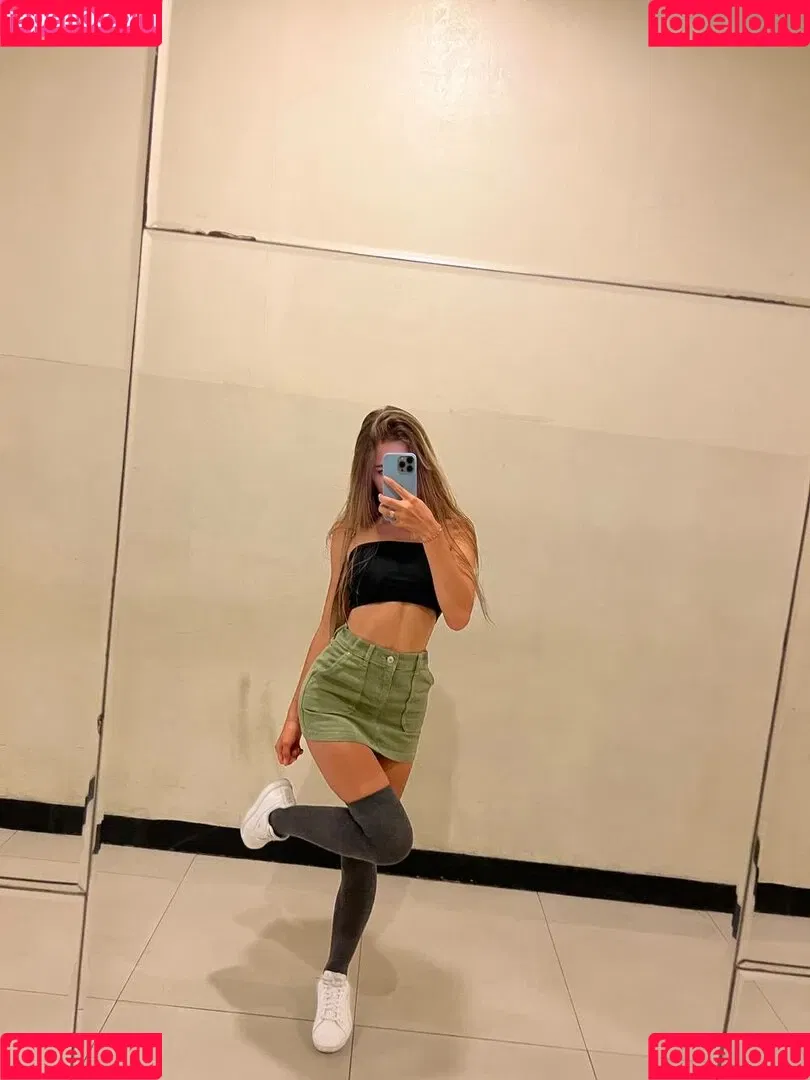 1erochka Onlyfans Photo Gallery 