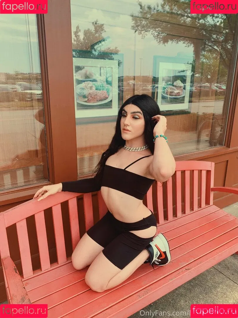 lunabarbiedoll Onlyfans Photo Gallery 