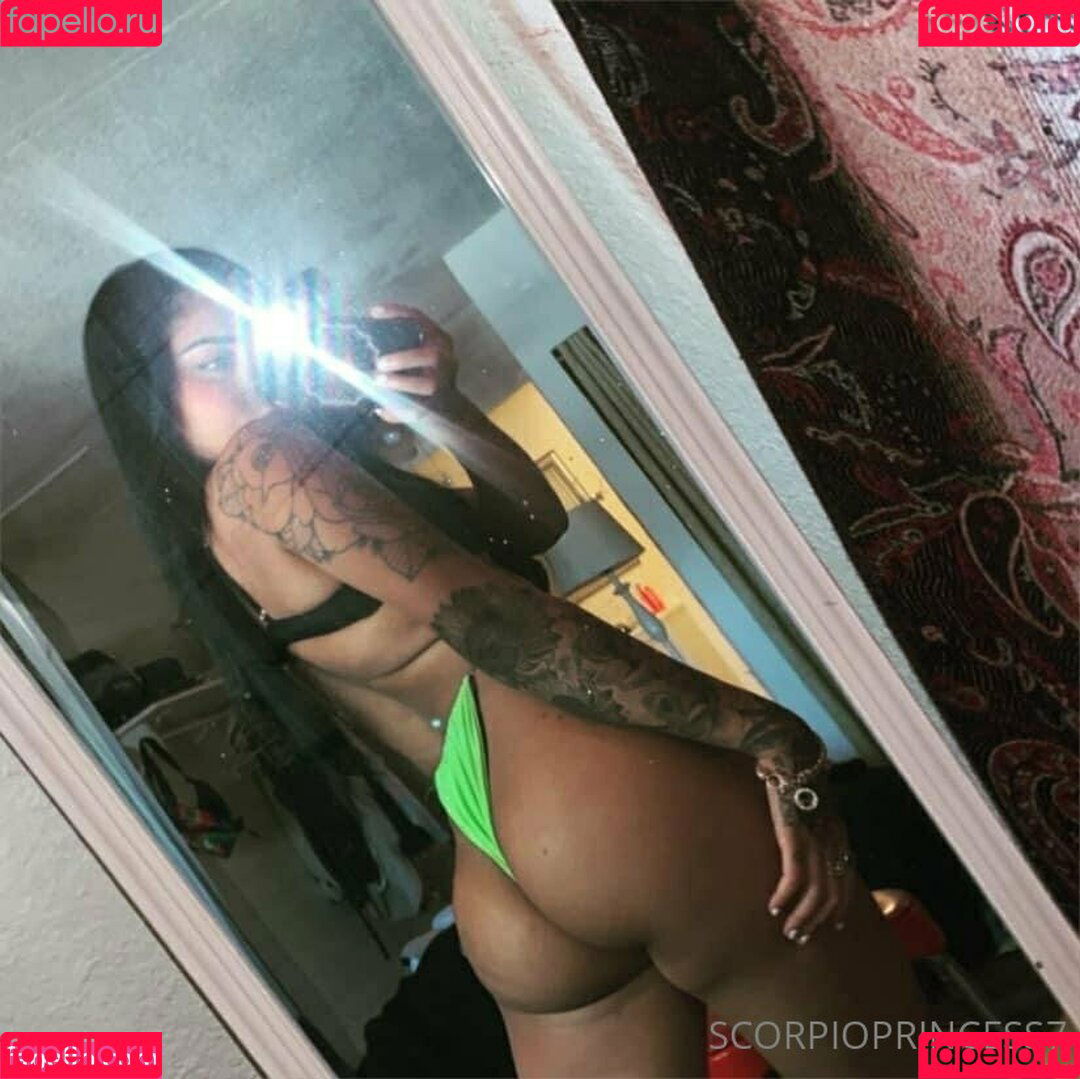 vixennadia Onlyfans Photo Gallery 