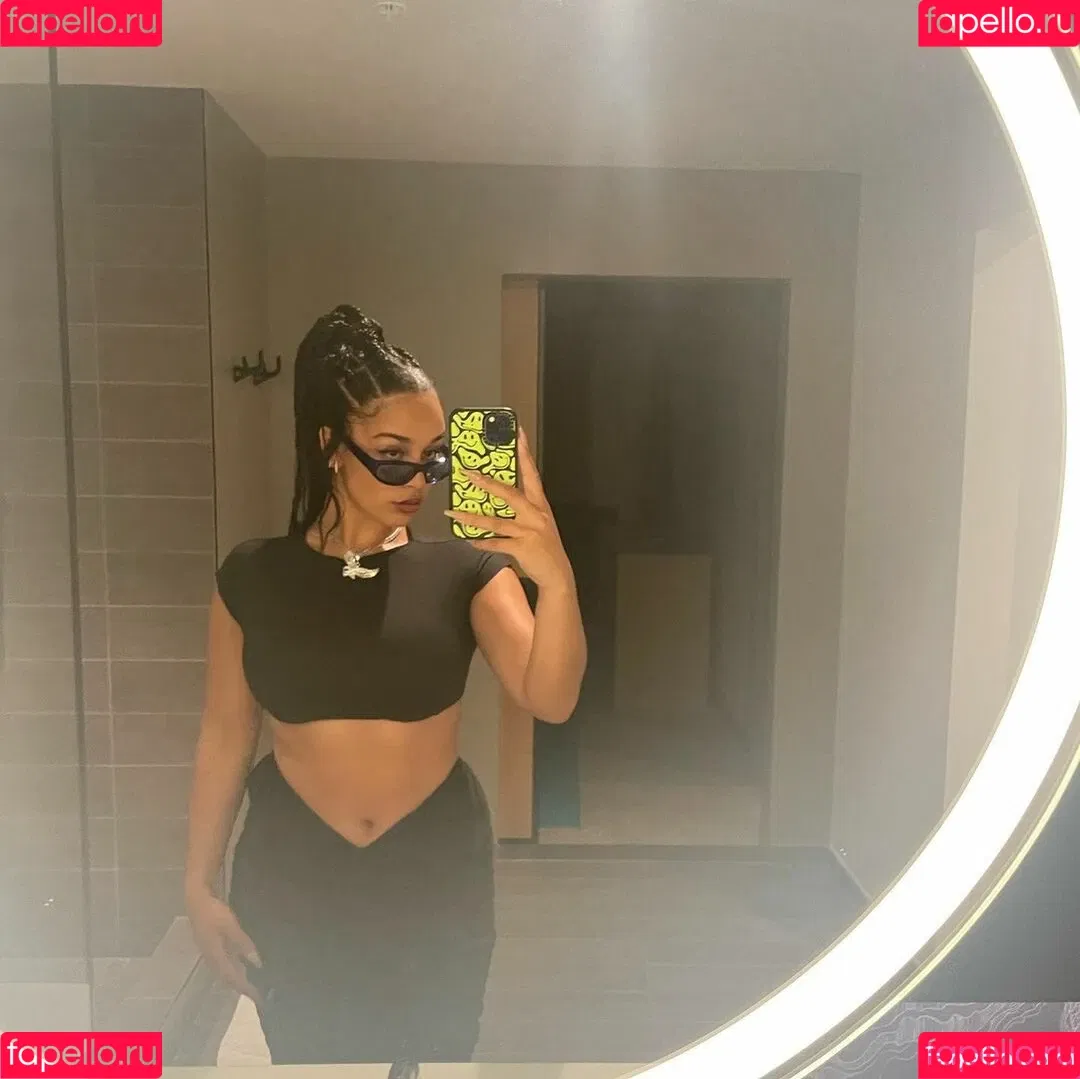 Jorja Smith Onlyfans Photo Gallery 