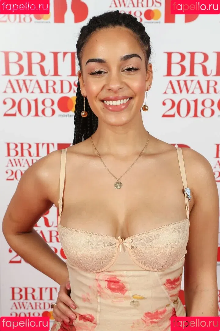 Jorja Smith Onlyfans Photo Gallery 