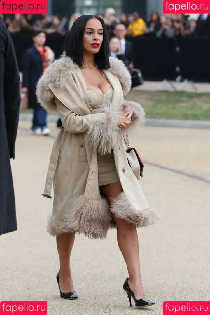 Jorja Smith Onlyfans Photo Gallery 