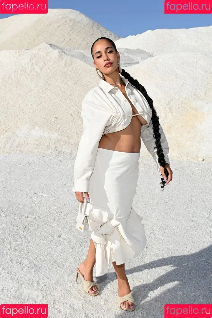 Jorja Smith Onlyfans Photo Gallery 