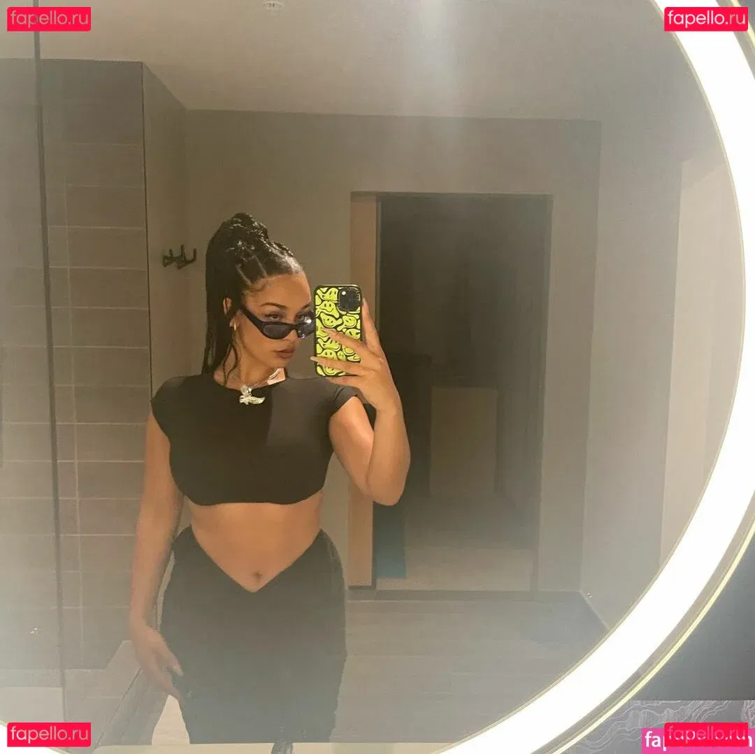 Jorja Smith Onlyfans Photo Gallery 