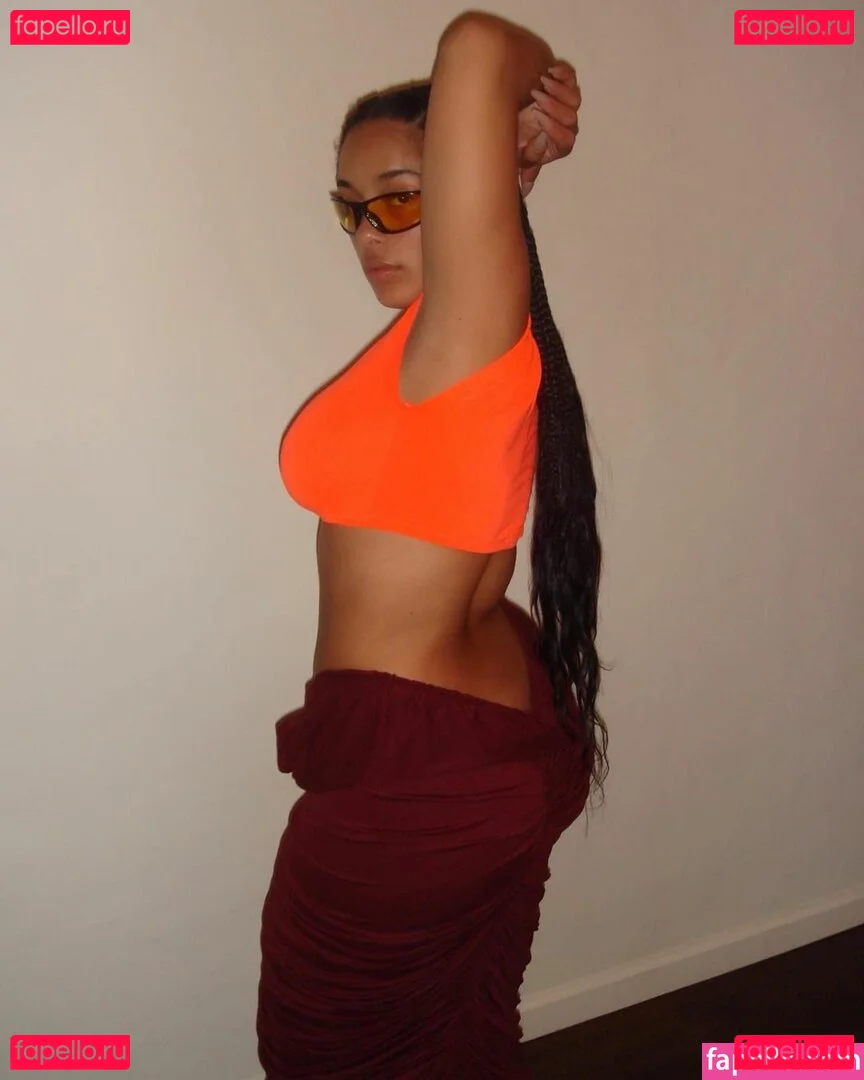 Jorja Smith Onlyfans Photo Gallery 