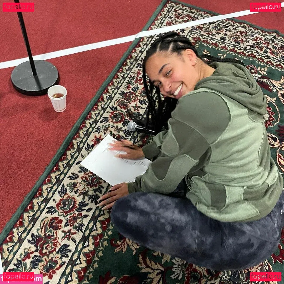 Jorja Smith Onlyfans Photo Gallery 