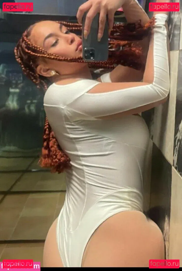 Jorja Smith Onlyfans Photo Gallery 