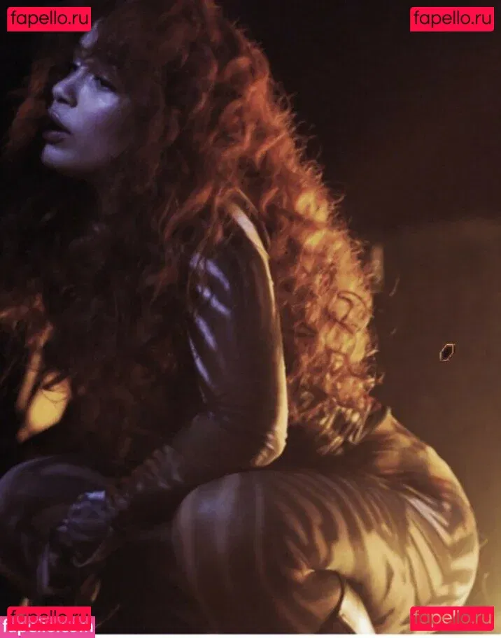 Jorja Smith Onlyfans Photo Gallery 