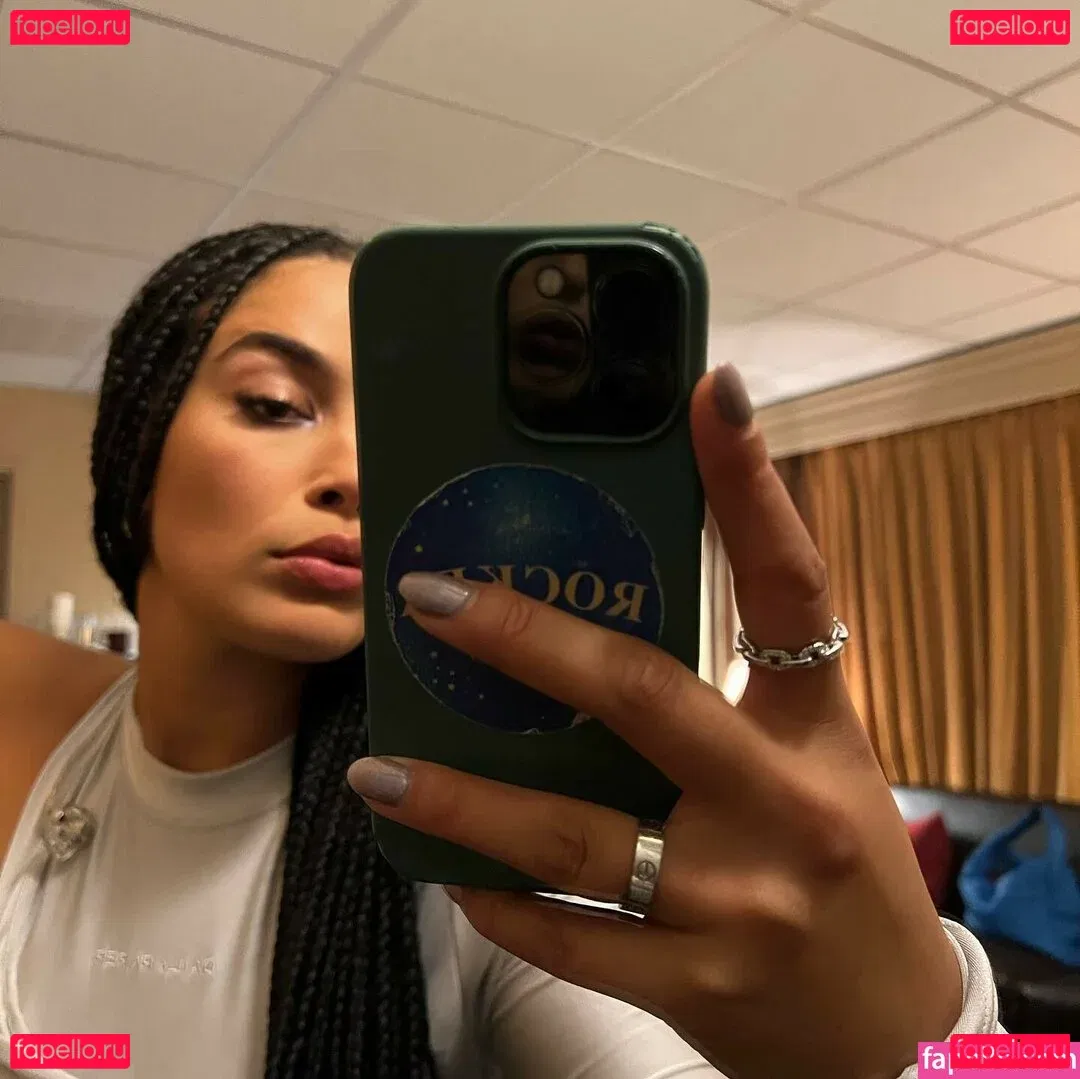 Jorja Smith Onlyfans Photo Gallery 