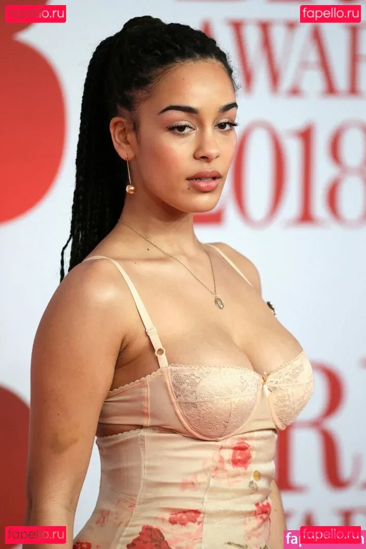 Jorja Smith Onlyfans Photo Gallery 
