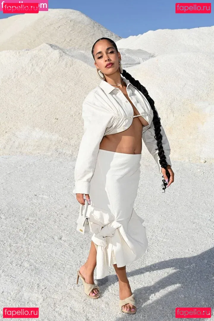 Jorja Smith Onlyfans Photo Gallery 