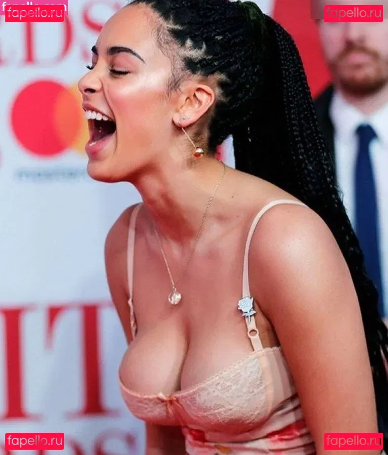 Jorja Smith Onlyfans Photo Gallery 