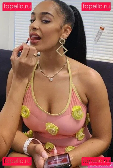 Jorja Smith Onlyfans Photo Gallery 