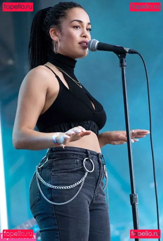Jorja Smith Onlyfans Photo Gallery 