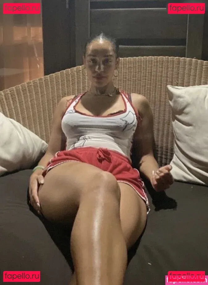 Jorja Smith Onlyfans Photo Gallery 
